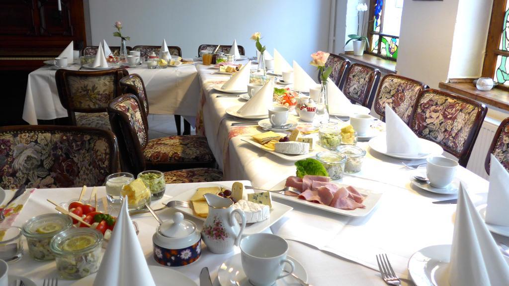 Romantisches Hotel Zur Traube Schwerin シュヴェリーン エクステリア 写真