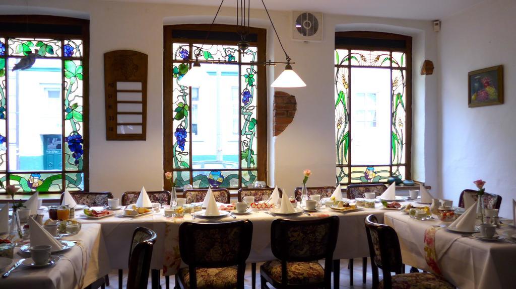 Romantisches Hotel Zur Traube Schwerin シュヴェリーン エクステリア 写真
