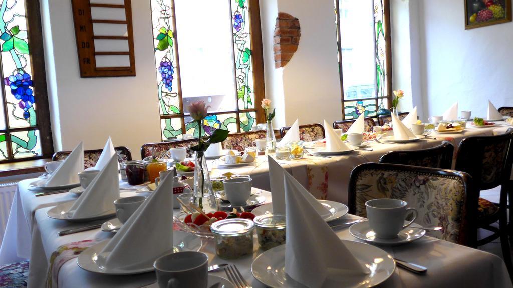 Romantisches Hotel Zur Traube Schwerin シュヴェリーン エクステリア 写真