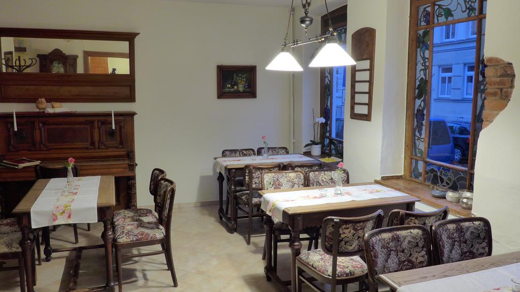 Romantisches Hotel Zur Traube Schwerin シュヴェリーン エクステリア 写真