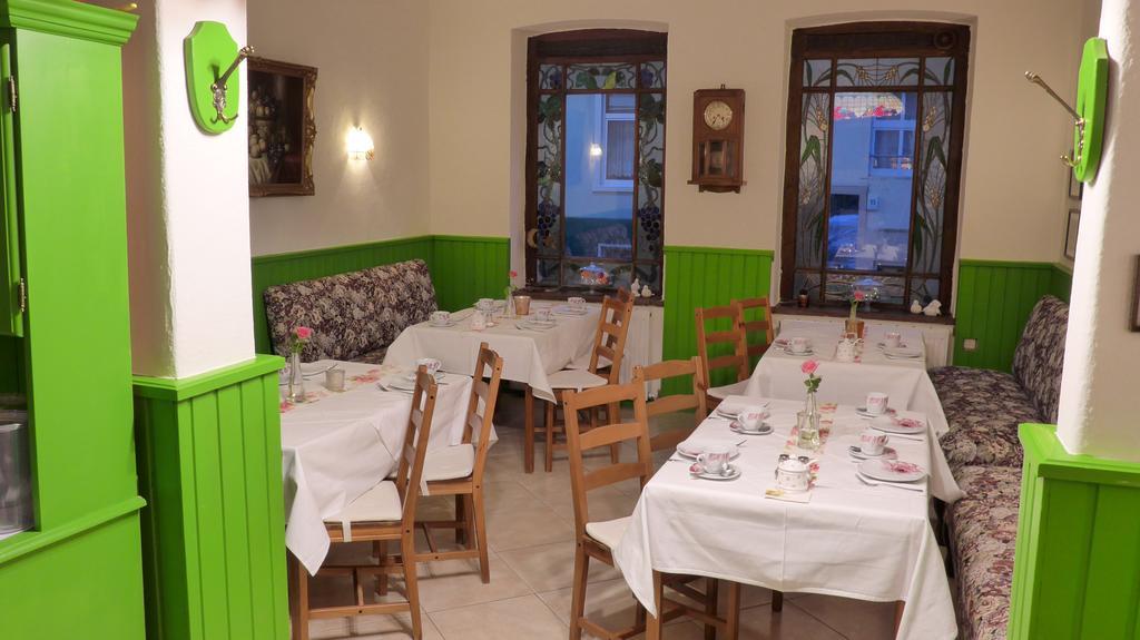 Romantisches Hotel Zur Traube Schwerin シュヴェリーン エクステリア 写真
