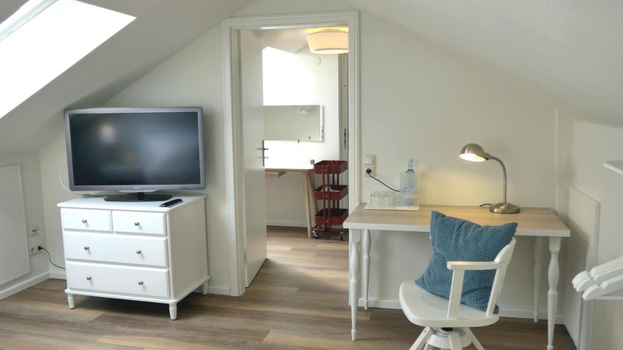 Romantisches Hotel Zur Traube Schwerin シュヴェリーン エクステリア 写真