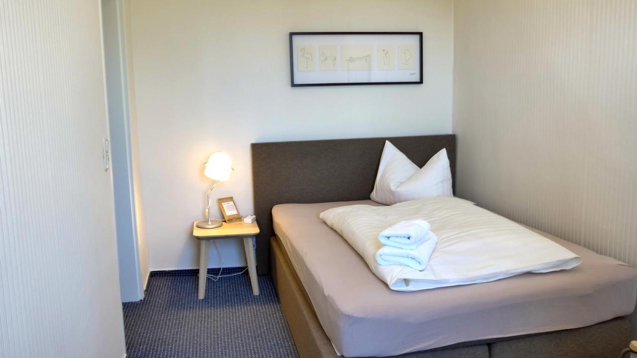 Romantisches Hotel Zur Traube Schwerin シュヴェリーン エクステリア 写真